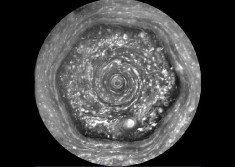 Тот самый треугольник Сатурна. Фото.