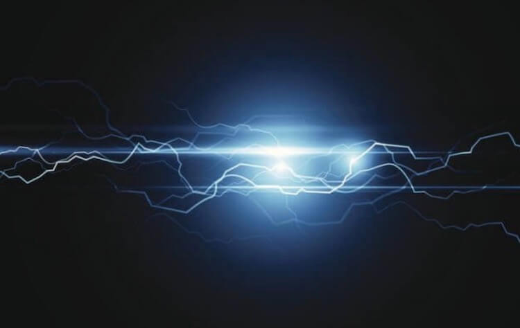 Электрическая активность Сатурна. Фото.