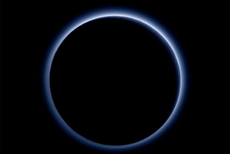 Загадочный туман Плутона поможет нам в борьбе с глобальным потеплением. Фото.