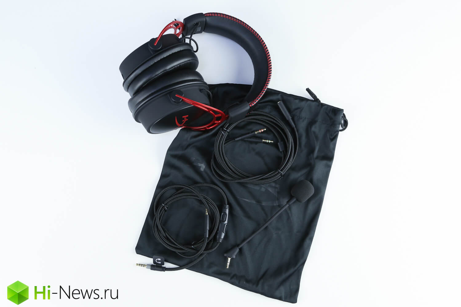 Держит марку: обзор игровой гарнитуры HyperX Cloud Alpha. Комплект поставки. Фото.