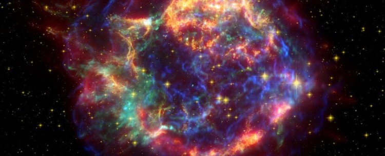 Обнаружена крайне необычная сверхновая, взорвавшаяся дважды. Фото.