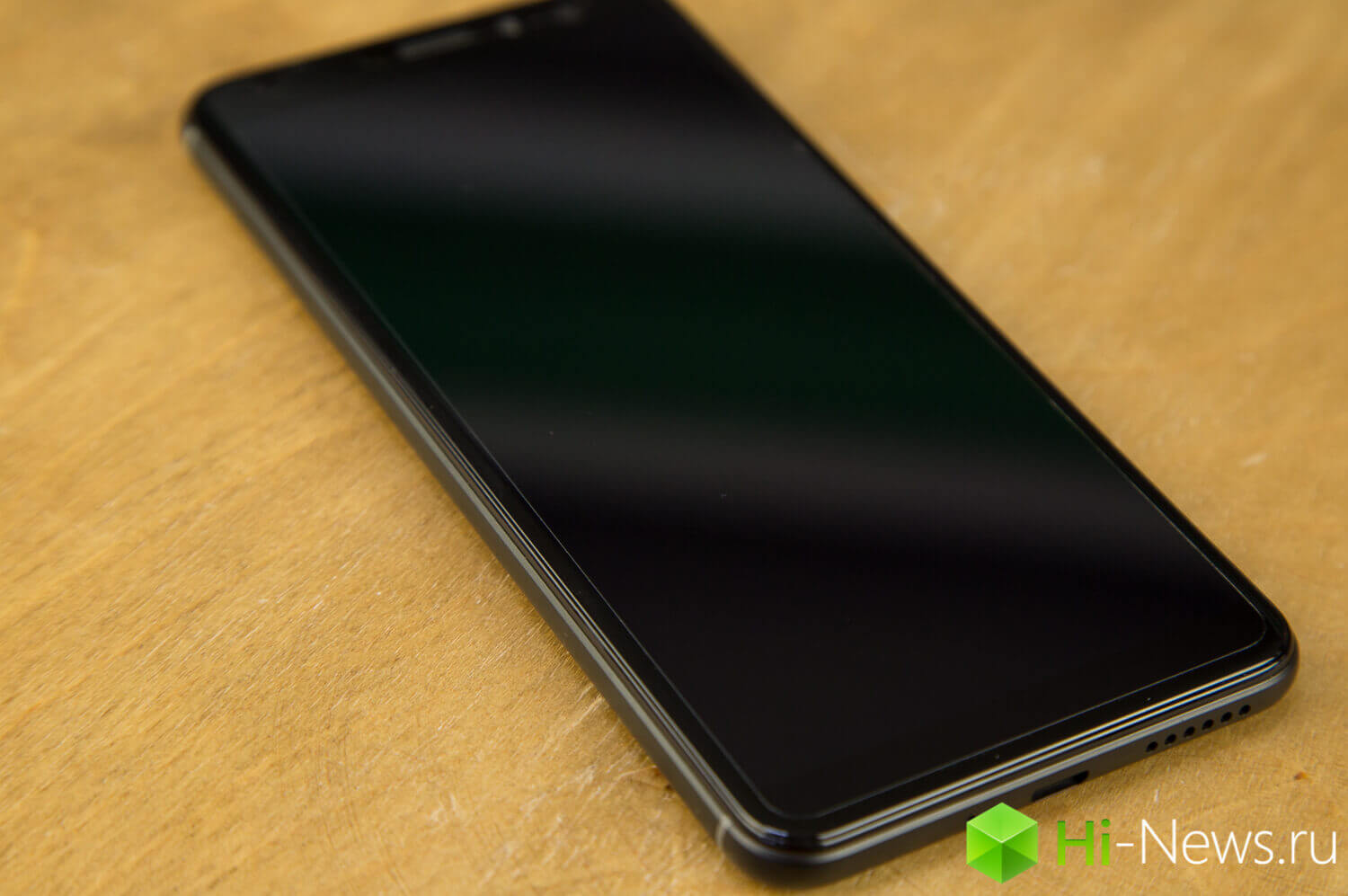 Обзор смартфона BQ Space X: казалось бы, при чем здесь Илон Маск?. Дизайн.. Фото.