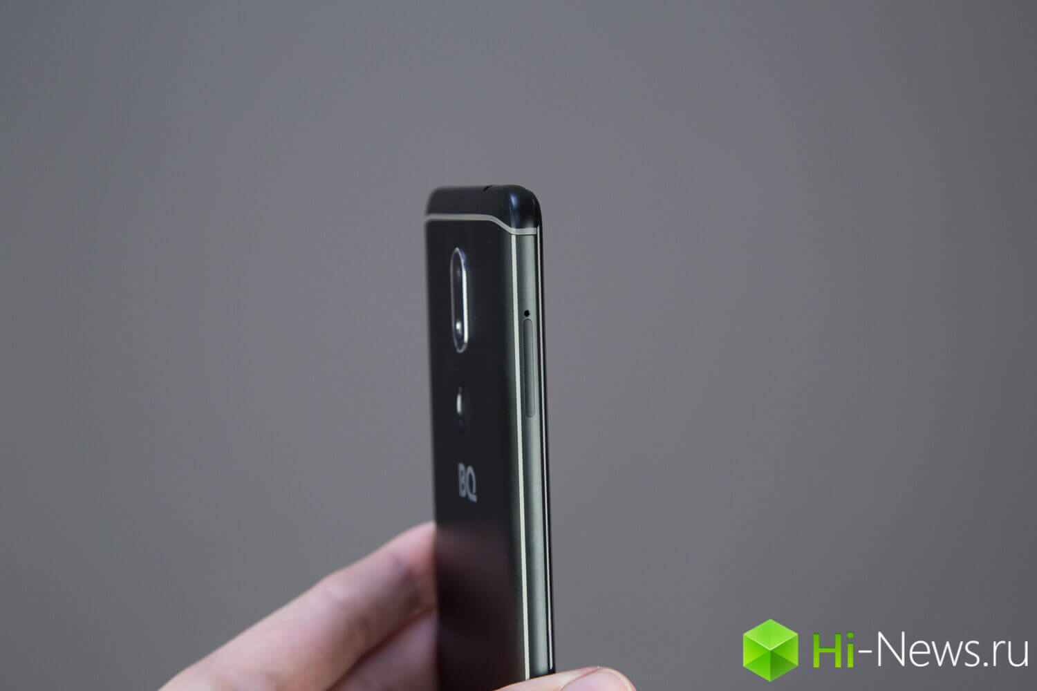 Обзор смартфона BQ Space X: казалось бы, при чем здесь Илон Маск?. Дизайн.. Фото.
