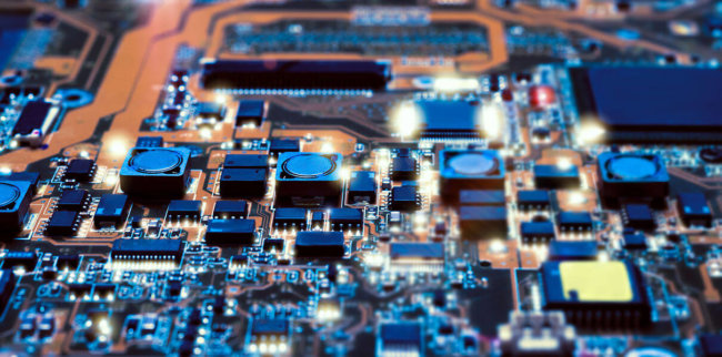 Росэлектроника будет производить 5G-транзисторы. Фото.