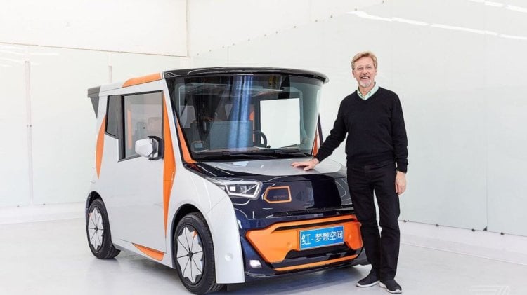 Два в одном. Бывший главный дизайнер BMW представил REDS: электрокар и передвижной офис. Фото.