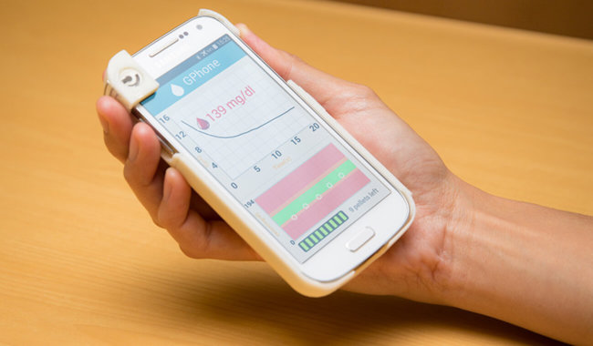 GPhone: чехол на телефон, способный контролировать уровень глюкозы в крови. Фото.