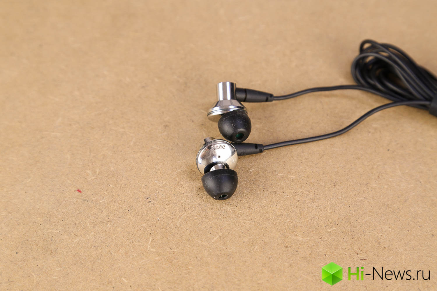 Гибриды против «титанов»: обзор наушников Dunu DN-2000 и Titan 5.. Дизайн и посадка.. Фото.