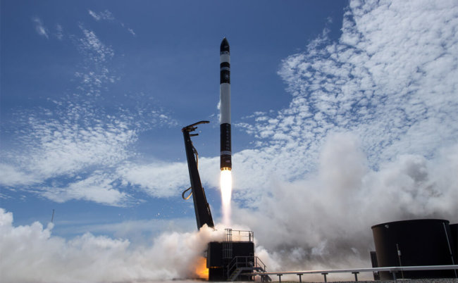Частная компания Rocket Lab успешно запустила ракету Electron. Фото.