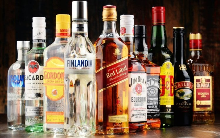 Исследование объяснило, как алкоголь повреждает ДНК и увеличивает риск рака. Фото.