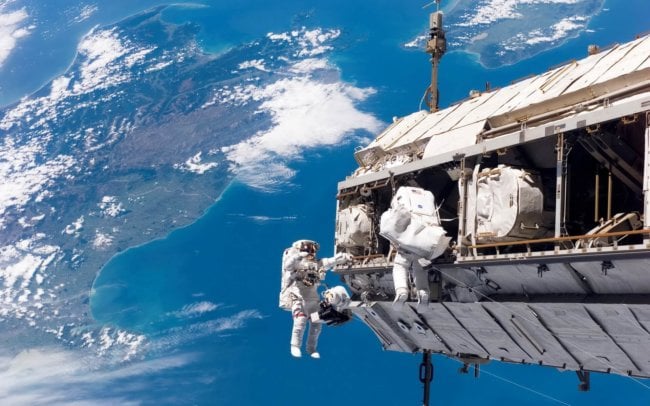Правительство США хочет заставить NASA прекратить поддержку МКС к 2025 году. Фото.