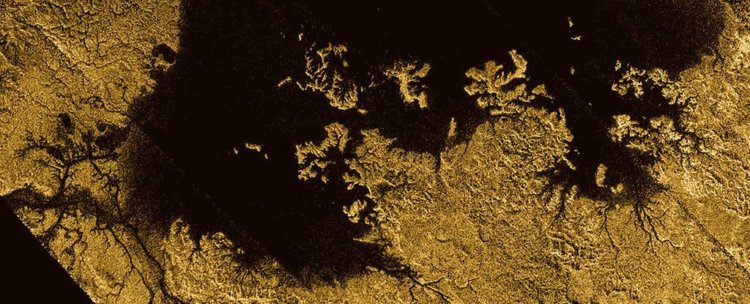 Астрономы создали полную топологическую карту одного из спутников Сатурна. Фото.