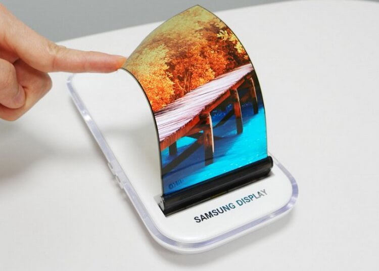 #CES 2018 | Samsung показала прототип гнущегося смартфона. Фото.