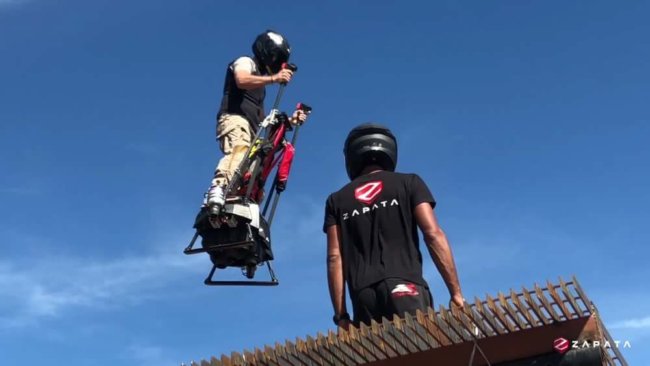 Ezfly — «реактивный сегвей», летать на котором сможет каждый. Фото.