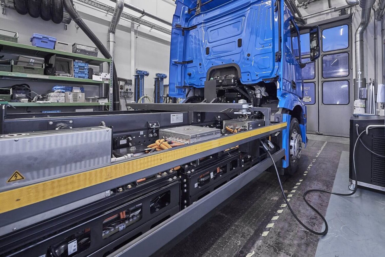 Daimler начнёт производить электрофуры eActros в 2021 году. Фото.