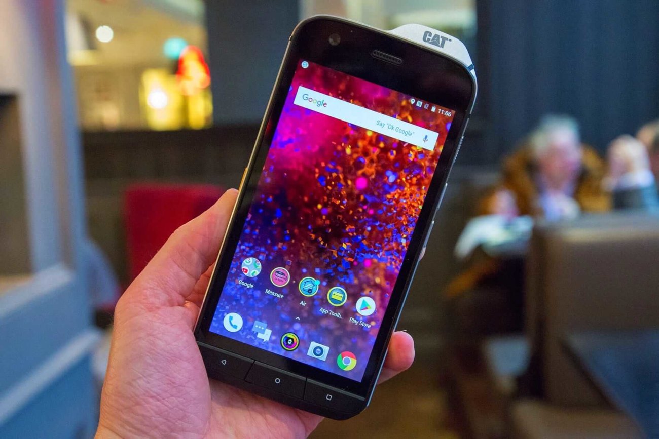 Представлен первый смартфон с дальномером и тепловизором. Фото.