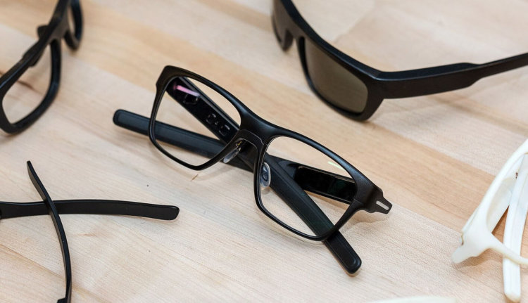 Intel представила умные очки Vaunt, практически неотличимые от обычных. Фото.