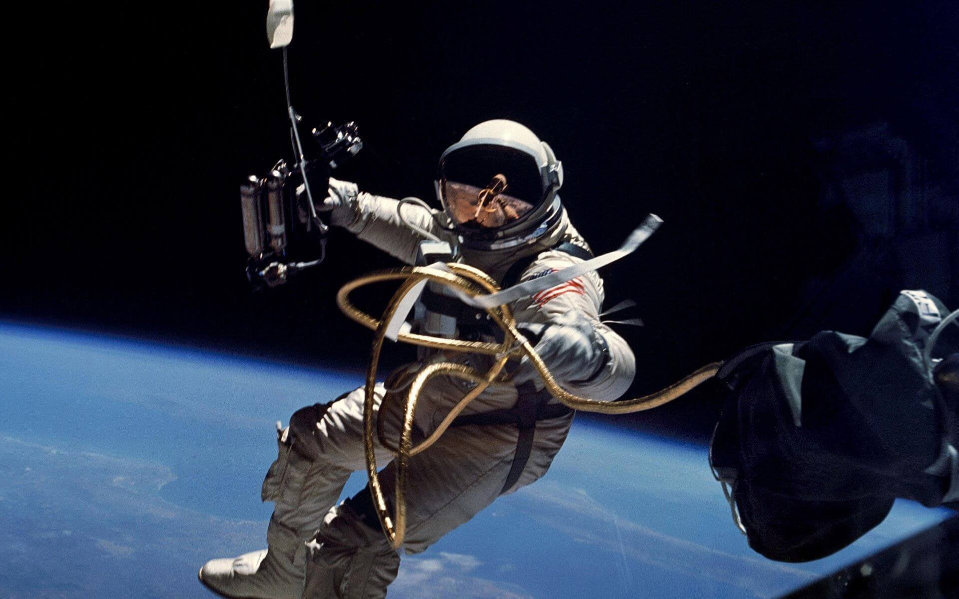 36-я экспедиция на МКС. Космонавт чуть не утонул в космосе. Фото.