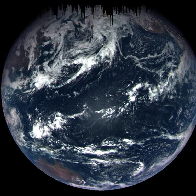 #фото | Земля и Луна с расстояния 63,6 миллиона километров. Фото.