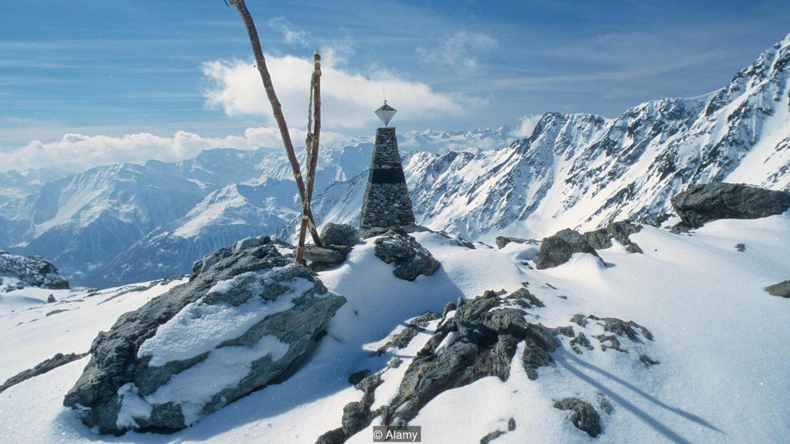 Пещеры — всегда неплохой вариант. Фото.