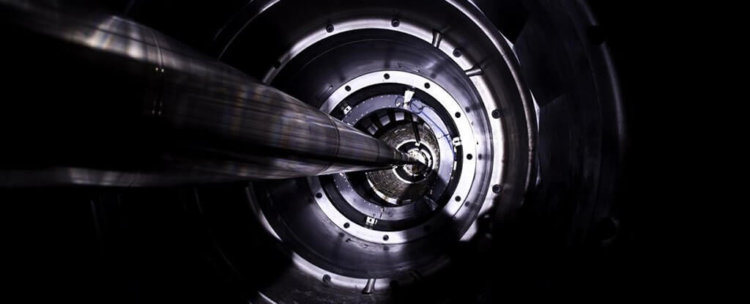 Физики обнаружили первые реальные следы теоретической квазичастицы оддерона. Фото.