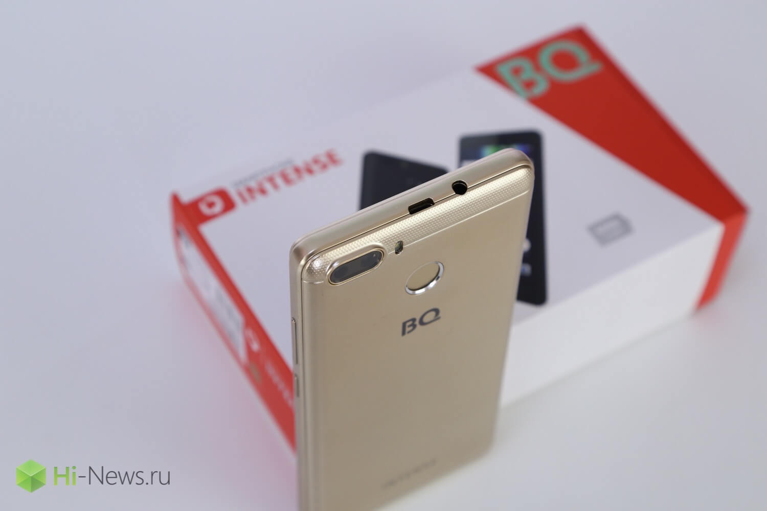 BQ Intense — долгоиграющий смартфон из России. Фото.