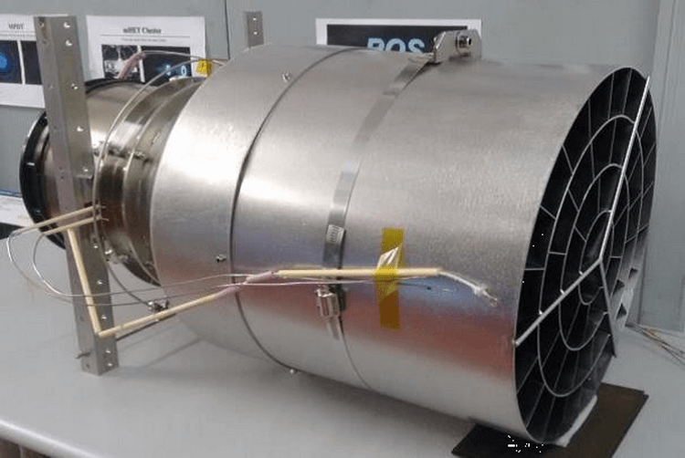 ЕКА провело испытание прямоточного ионного двигателя, работающего на воздухе. Фото.