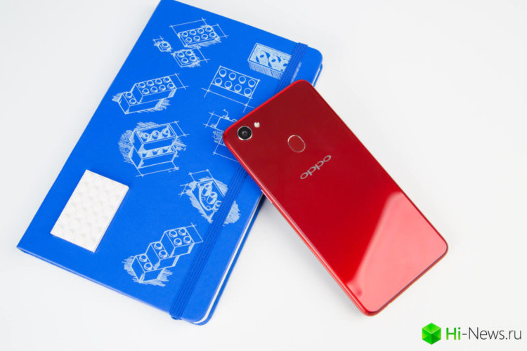 Oppo F7 — для тех, кто любит стиль и селфи. Фото.