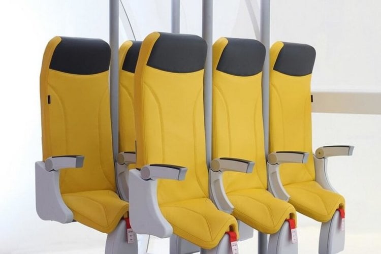 Стоячие места в самолетах: абсурд или будущее эконом-класса? Фото.