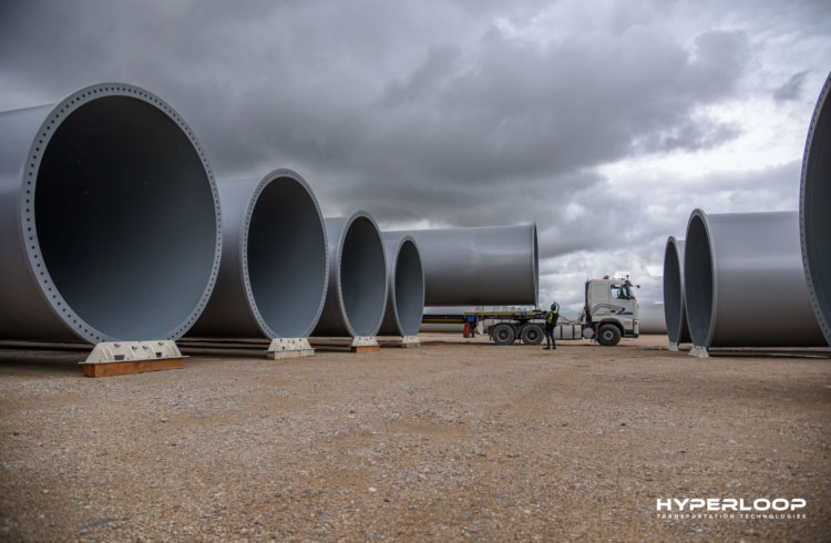 Во Франции начали строить линию Hyperloop. Фото.