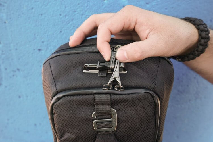 Pacsafe — лучшие рюкзаки и сумки с защитой от воров. С таким рюкзаком вещи точно будут в безопасности. Фото.