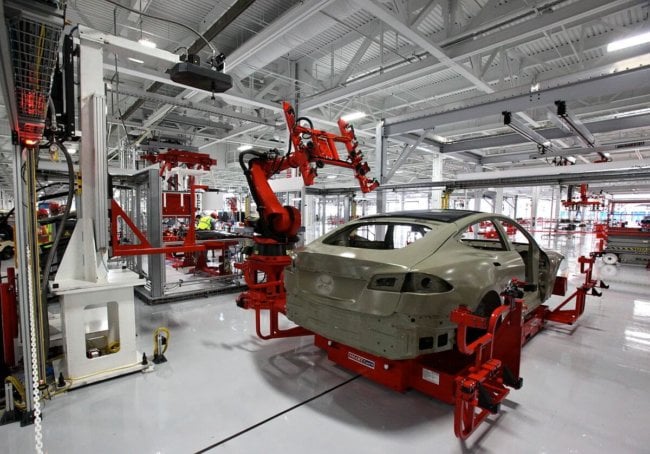 Эксперты: Tesla повторяет ошибки автомобильной промышленности 80-х. Фото.