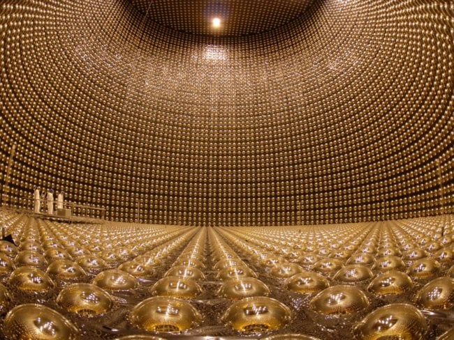 Как работают детекторы нейтрино: пример японского «Супер-Камиоканде». Фото.
