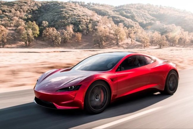Электрородстер Tesla предложит опцию в виде 10 ракетных двигателей. Фото.