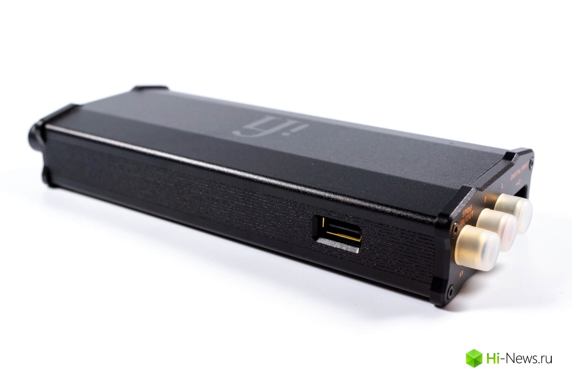 Обзор портативного ЦАП и усилителя iFi Micro iDSD Black Label. Дизайн и управление. Фото.