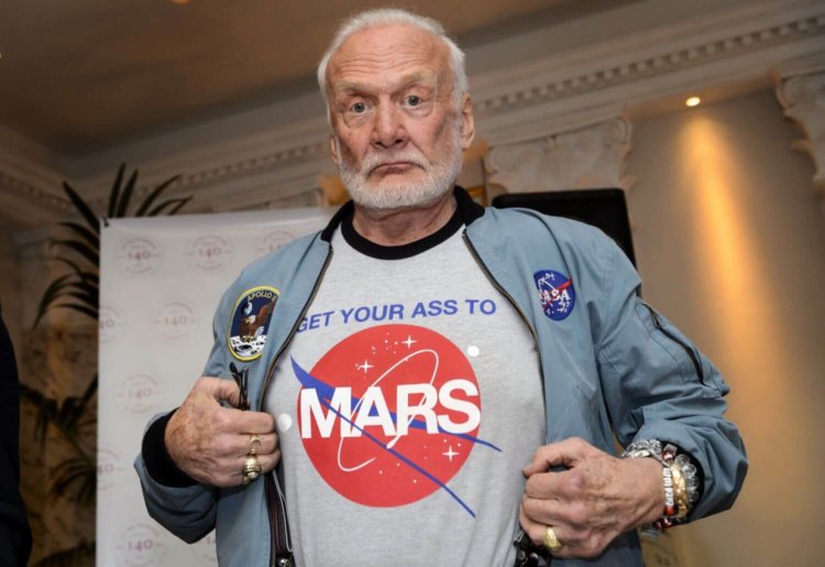 Второй человек на Луне рассказал свой план покорения Марса. Фото.