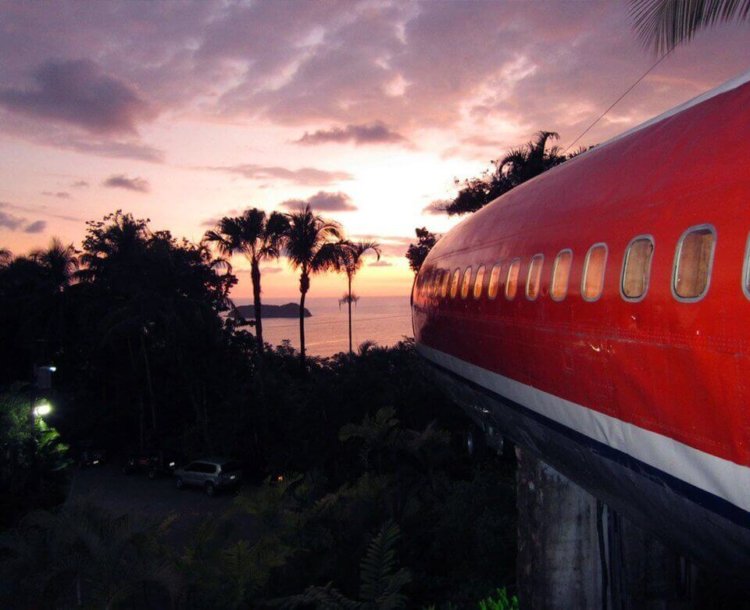 Boeing 727 превратился в роскошный отель. Фото.