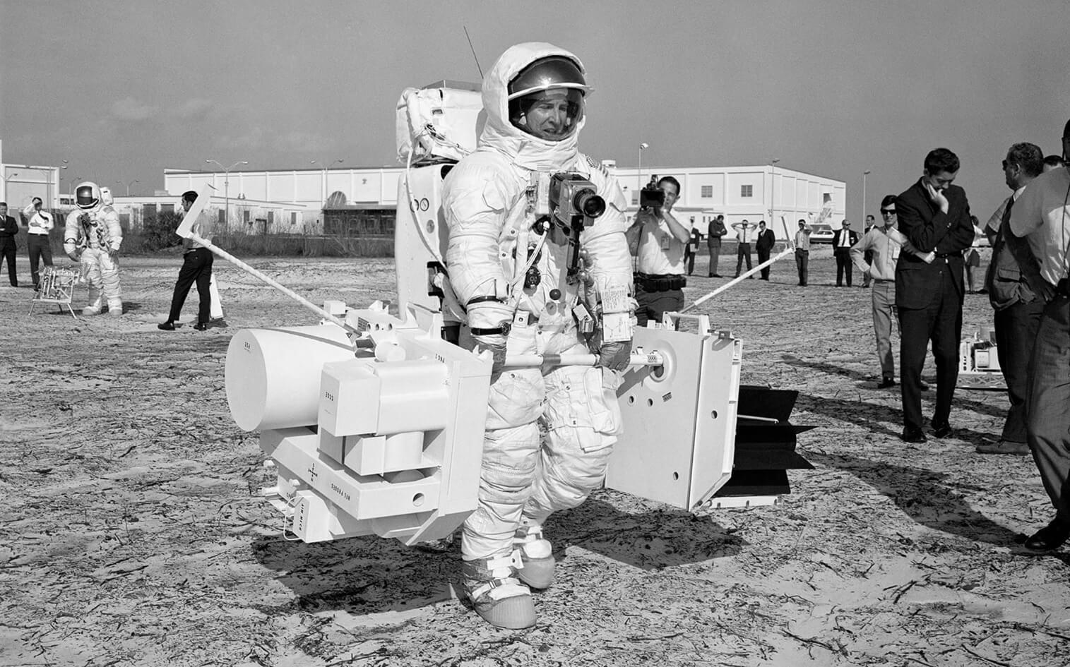#галерея | Подготовка к первой пилотируемой миссии на Луну. Как это было.. Тренировка физической выносливости.. Фото.