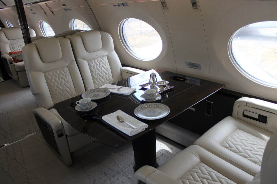 Экскурсия на личный самолет нового поколения Gulfstream G600.. Фото.