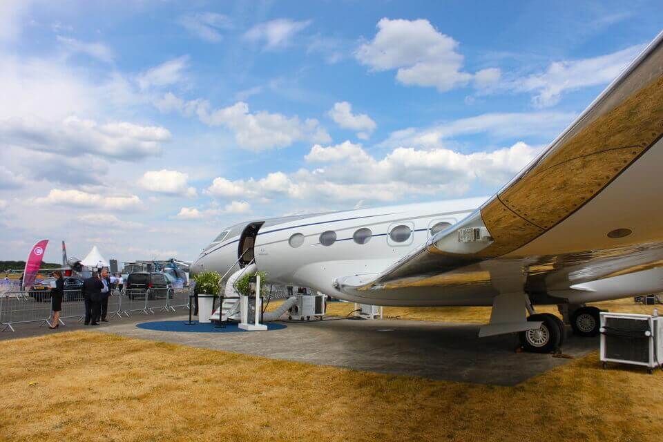 Экскурсия на личный самолет нового поколения Gulfstream G600.. Фото.