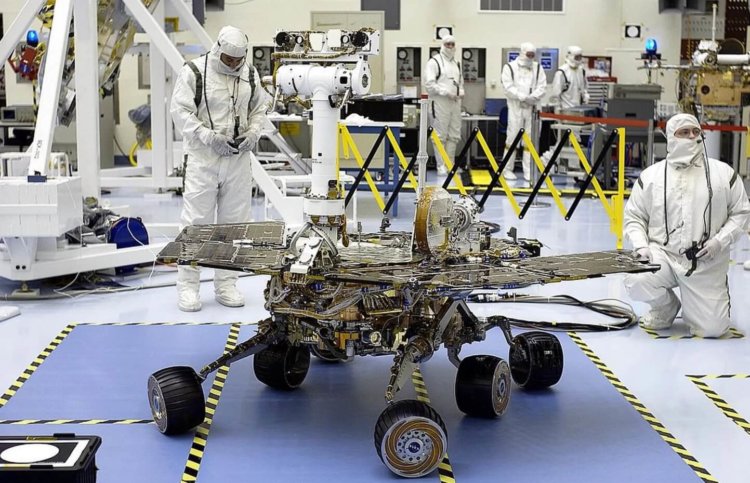 Марсоход NASA «Оппортьюнити» почти месяц не выходит на связь. Фото.