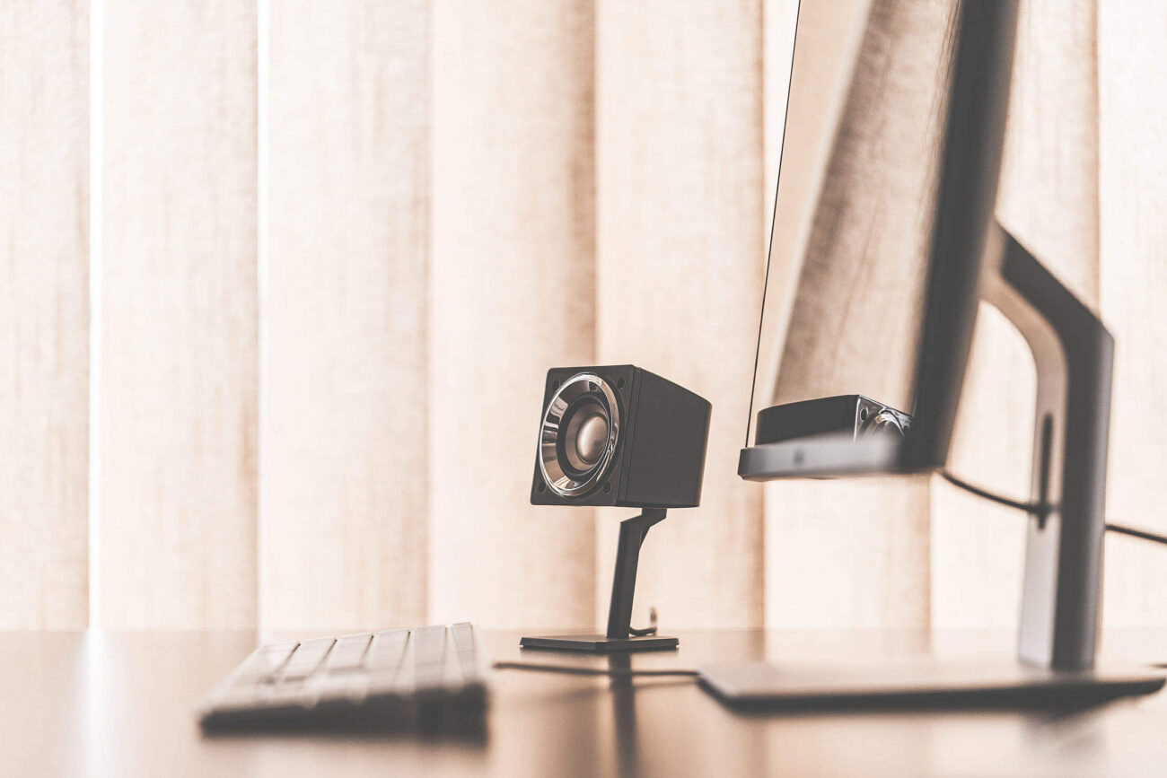 Офис будущего: какие изменения нас ждут? Компьютер объединяет. Фото.