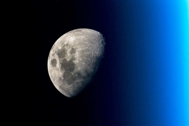 Главная проблема будущих колонизаторов Луны – пыль. Фото.