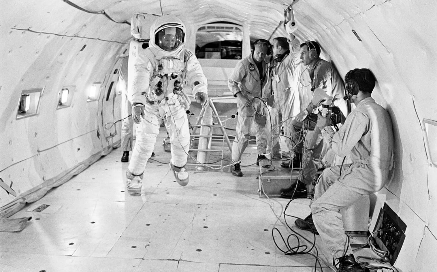 #галерея | Подготовка к первой пилотируемой миссии на Луну. Как это было.. Невесомость.. Фото.