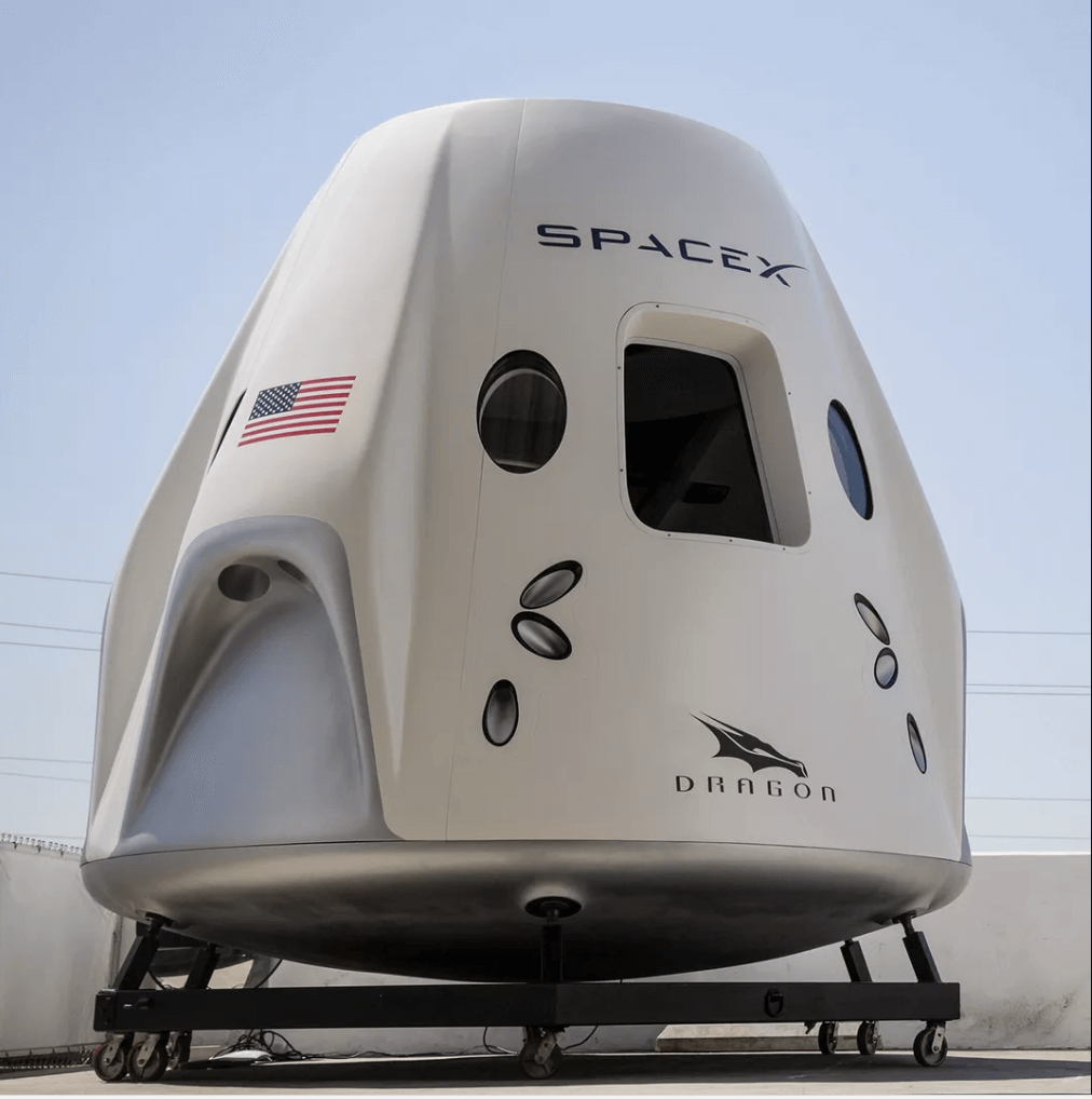 Как SpaceX тренирует астронавтов NASA для полета на капсуле Dragon.. Когда астронавты полетят на аппаратах SpaceX?. Фото.