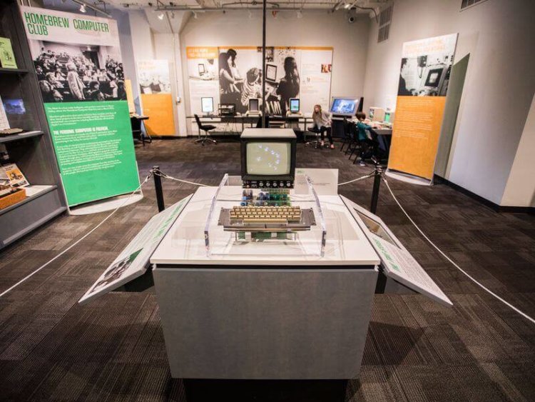 Экскурсия в музей компьютеров, которые изменили мир. Фото.