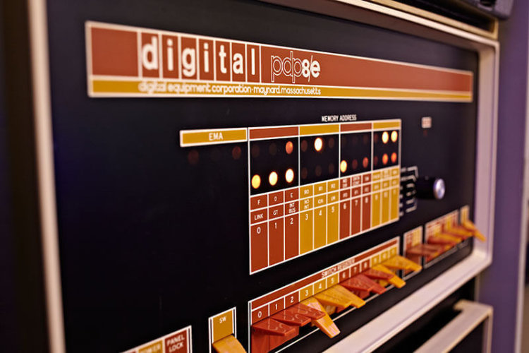 Экскурсия в музей компьютеров, которые изменили мир. Digital Equipment Corporation PDP-8/e. Фото.