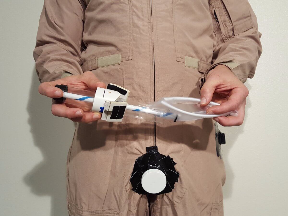 Грязная история NASA: как астронавтам агентства 57 лет приходилось мучиться при походе в туалет. Новые технологии расширяют возможности. Фото.