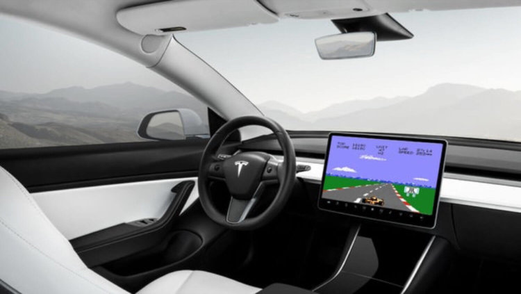 На приборной панели Tesla появятся игры для водителей, Маск нанимает разработчиков. Фото.