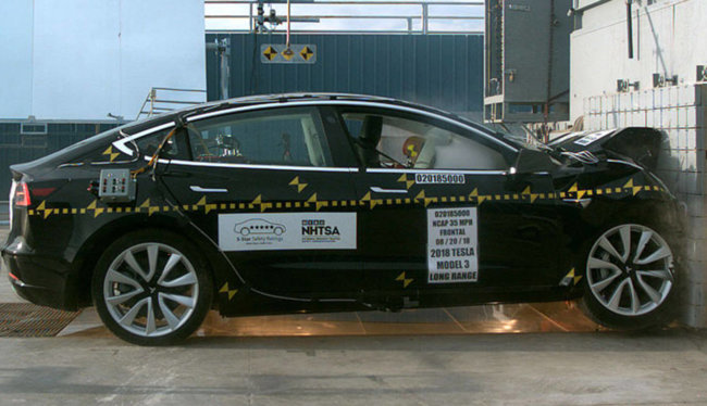 Видео: эффектные краш-тесты электрокара Tesla Model 3. Фото.