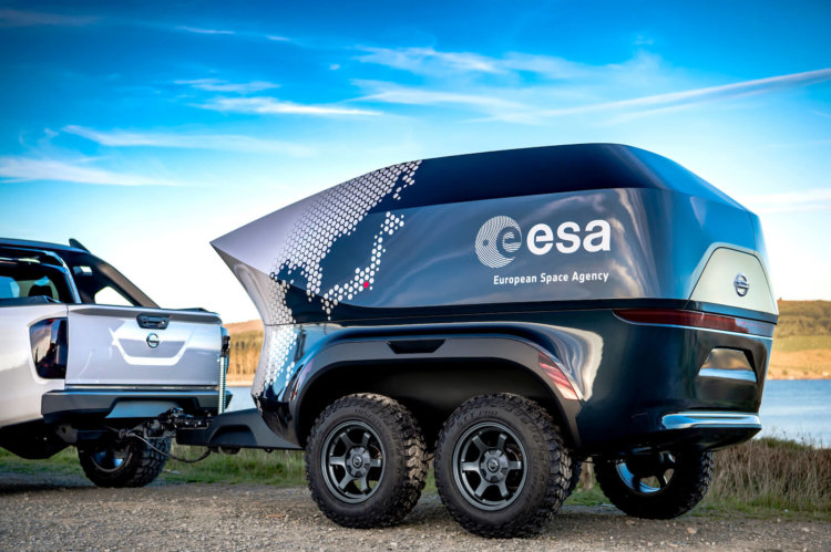 Nissan и ЕКА представили внедорожник для астрономов, оснащенный телескопом. Фото.